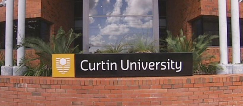 logo ispred univerziteta curtin u australiji