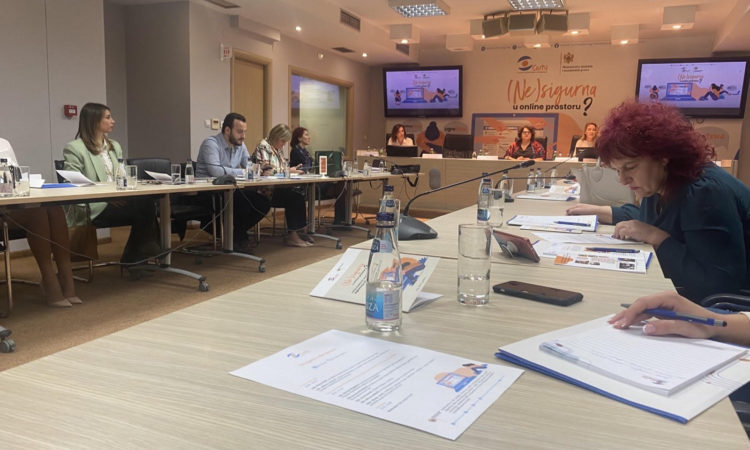 na slici su učesnici konferencije