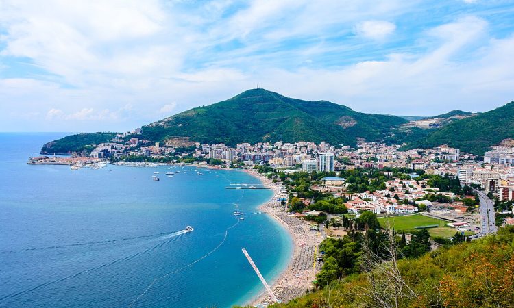 na slici je budva