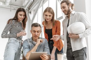 businesspeople-working-together