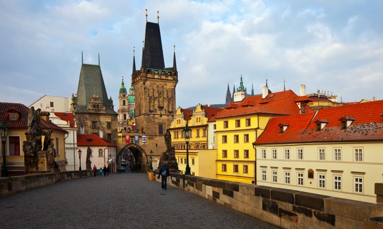 📍DigCompEdu 2.0 je međunarodni Erasmus+ trening kurs namijenjen edukatorima, omladinskim radnicima, trenerima i profesionalcima iz formalnog i neformalnog obrazovanja koji žele unaprijediti svoje digitalne vještine i praktičnu upotrebu tehnologije u obrazovanju. Kurs se održava u Českoj Republici i fokusira se na razvoj digitalnih nastavnih materijala, upotrebu alata kao što su Canva i Genially, te primjenu AI u podršci učenju i angažovanju studenata. ⏰ROK ZA PRIJAVU: 15.01.2026. Detaljnije:⬇ https://www.mladiinfo.me/prijavi-se-za-digcompedu-2-0-erasmus-obuku-za-digitalne-kompetencije/