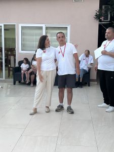 Zajednička slika dvije osobe i učesnika