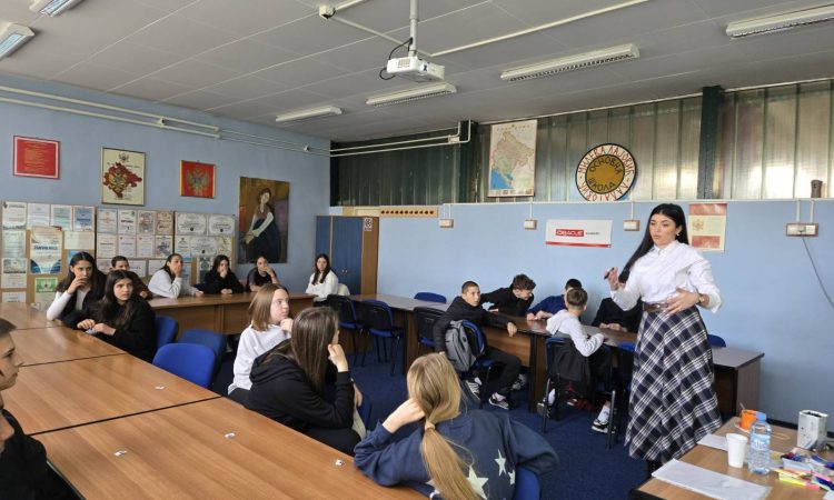 m!M održala radionicu o digitalnoj higijeni u JU OŠ „Mileva Lajović Lalatović“